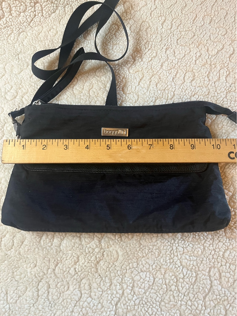 Baggallini Black Crossbody Organizer Bag RFID Travel Purse - Picture 4 of 6